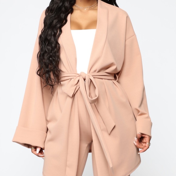 Taupe 2piece oversized blazer & biker short set. - Picture 4 of 5